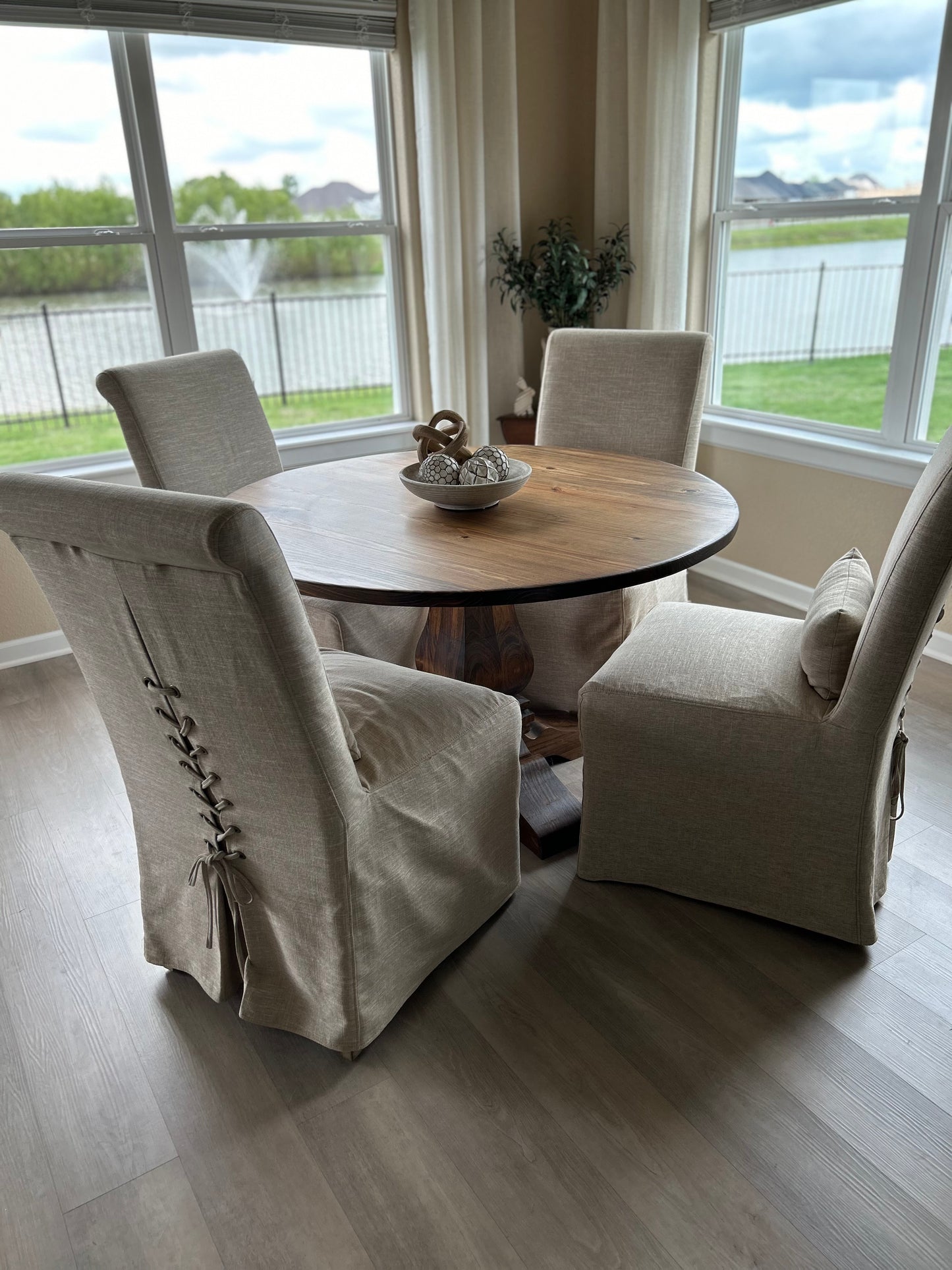Ransom Round Farmhouse Table